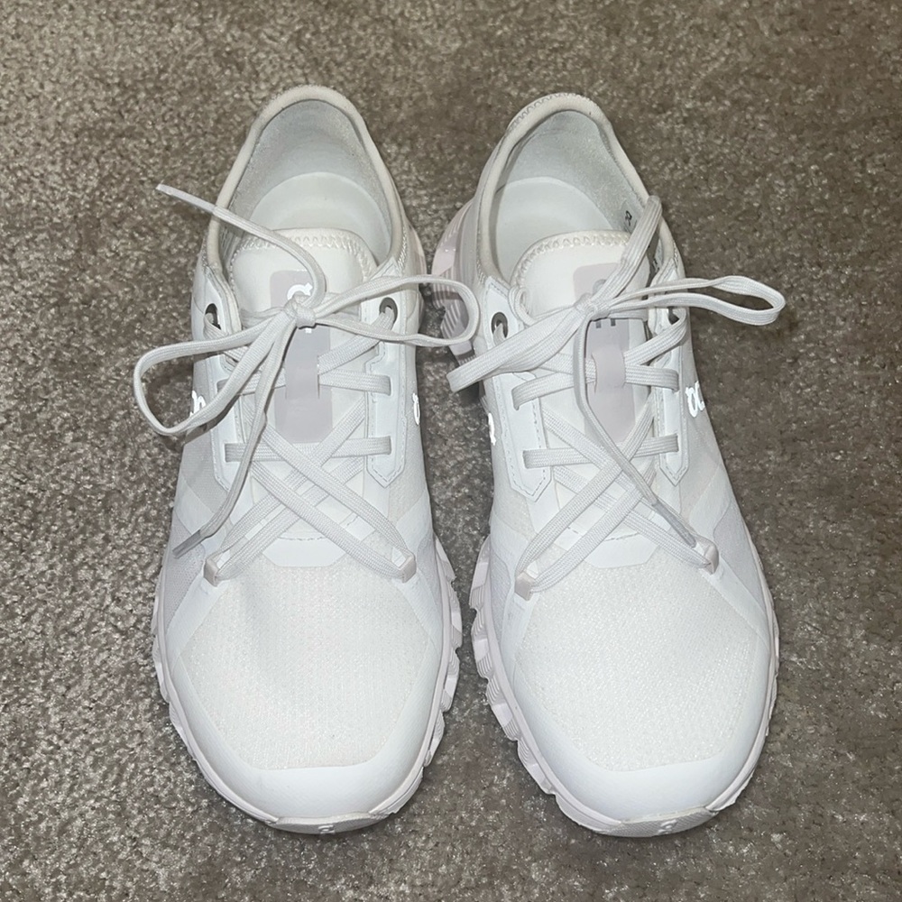 On cloudmonster women’s size 7 used once
